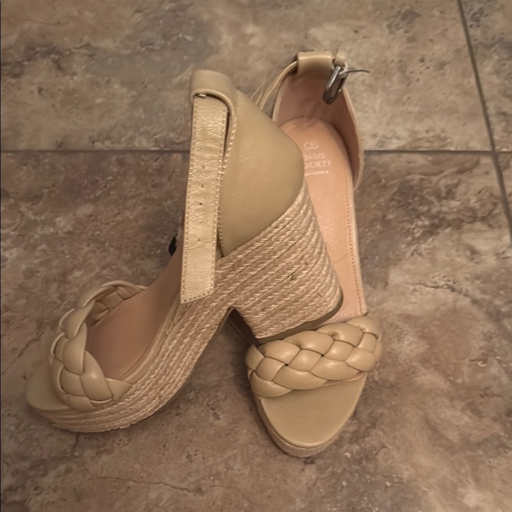 Tan Wedge Shoes with Braided Design